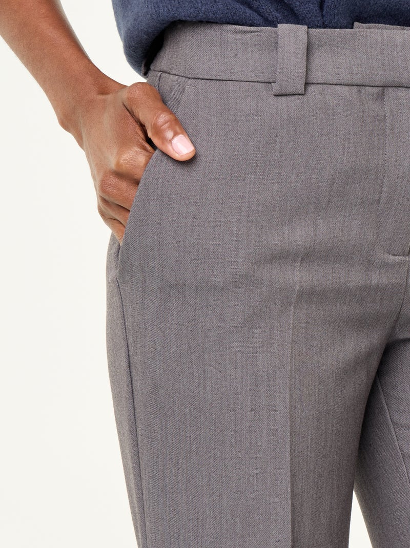 Pantalon droit avec taille ceinturée Gris - Kiabi