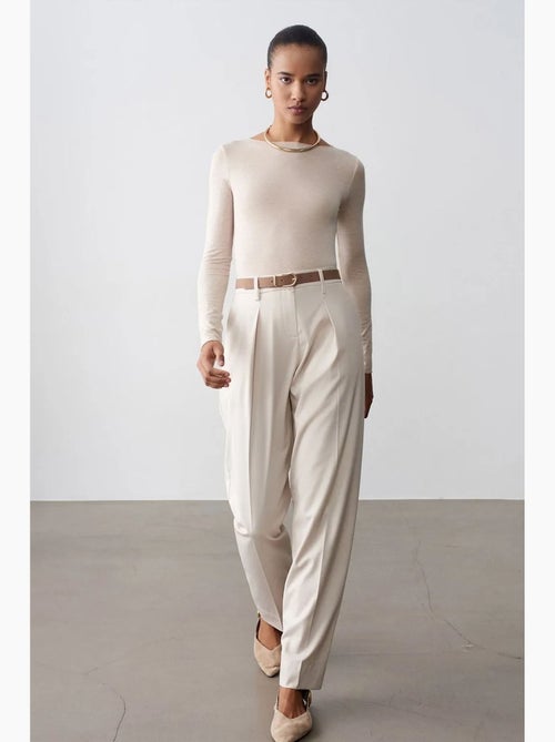 Pantalon droit en crêpe avec ceinture dilvin - Kiabi Pantalon droit en crêpe avec ceinture dilvin - Kiabi