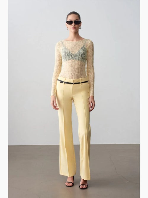 Pantalon droit en crêpe avec ceinture dilvin - Kiabi Pantalon droit en crêpe avec ceinture dilvin - Kiabi