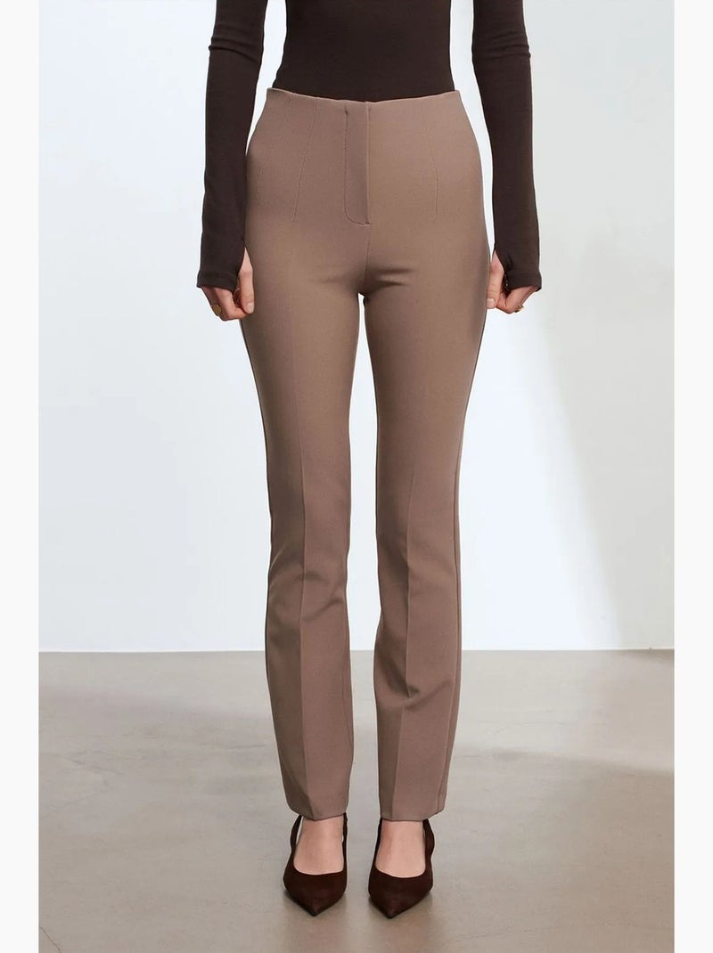 Pantalon droit en crêpe pour femme dilvin Taupe - Kiabi