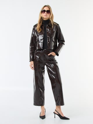 Pantalon droit en simili façon 'peau de serpent'