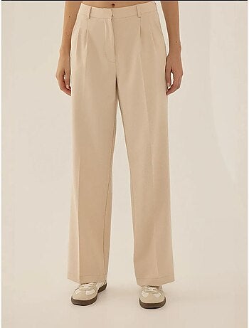 Pantalon droit plissé taille moyenne