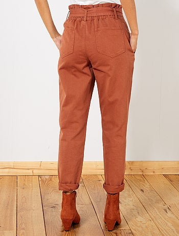 Pantalon droit taille ceinturée - Kiabi