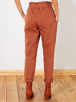 Pantalon droit taille ceinturée - Kiabi