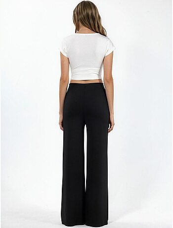 Pantalon droit taille haute avec accessoire en pierre