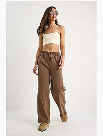 Pantalon droit taille haute en gabardine avec détails de reliure lucci