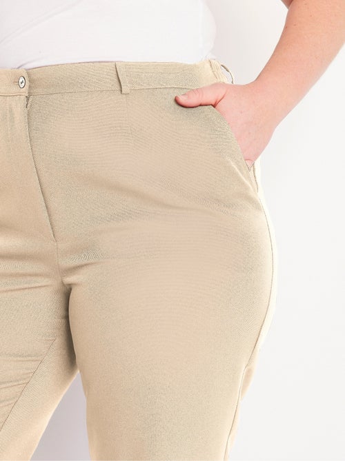 Pantalon droit uni taille semi élastiquée - Kiabi Pantalon droit uni taille semi élastiquée - Kiabi