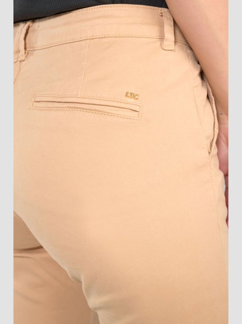 Pantalon DYLI 6 chino 'Le Temps Des Cerises' - Kiabi