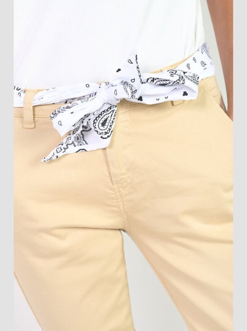 Pantalon DYLI 7 chino 'Le Temps Des Cerises' - Kiabi