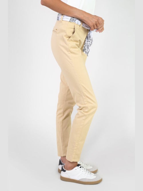 Pantalon DYLI 7 chino 'Le Temps Des Cerises' - Kiabi