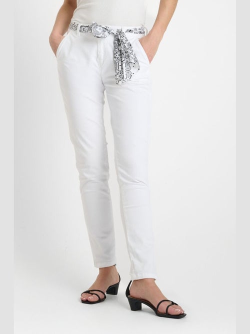 Pantalon DYLI 7 chino 'Le Temps Des Cerises' - Kiabi