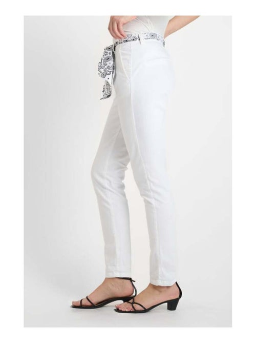 Pantalon DYLI 7 chino 'Le Temps Des Cerises' - Kiabi