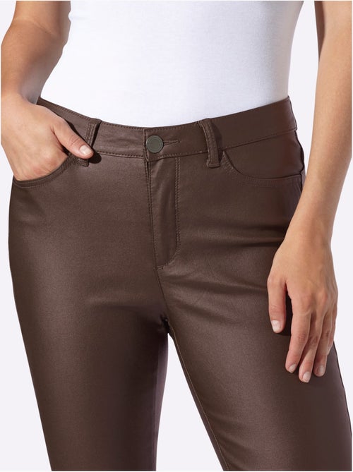 Pantalon Effet Ventre Plat Coupe Skinny Tendance - Taille Courte - Helline - Kiabi Pantalon Effet Ventre Plat Coupe Skinny Tendance - Taille Courte - Helline - Kiabi