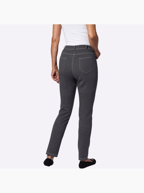 Pantalon élastique avec passants et poches plaquées - Taille standard - Moda Vilona - Kiabi Pantalon élastique avec passants et poches plaquées - Taille standard - Moda Vilona - Kiabi