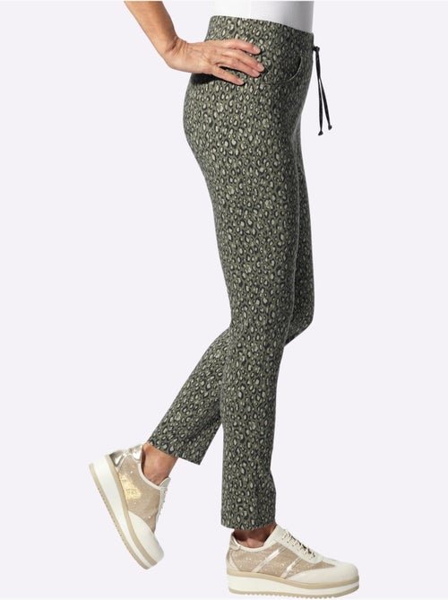 Pantalon en bengaline bengaline - taille standard - moda vilona - Kiabi Pantalon en bengaline bengaline - taille standard - moda vilona - Kiabi