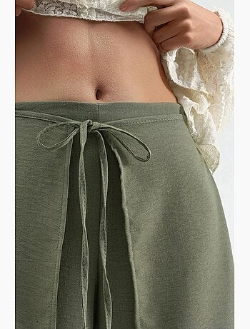 Pantalon en crêpe à taille élastiquée avec cordon de serrage et détail noué busem