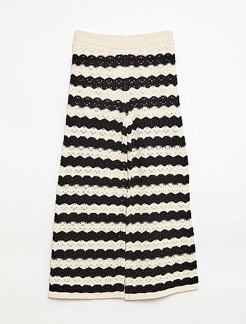 Pantalon en crochet forme flare / coupe évasée