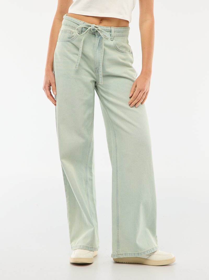 Pantalon en denim avec mini ceinture Bleu clair - Kiabi