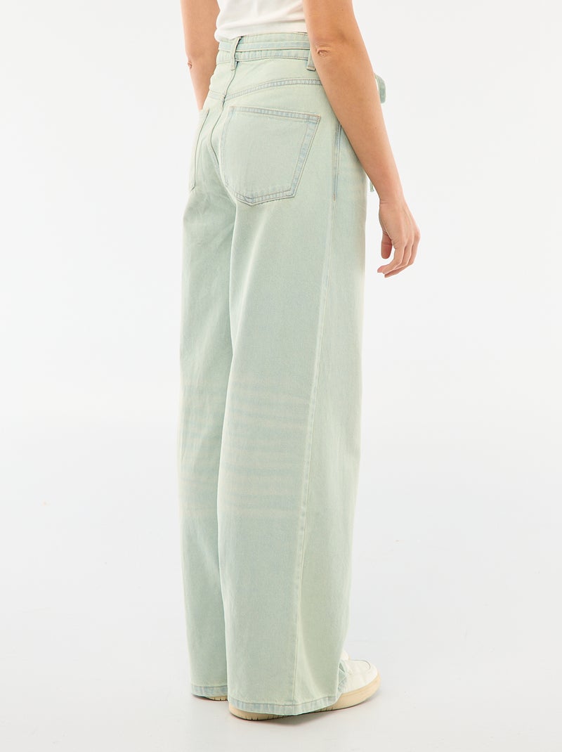 Pantalon en denim avec mini ceinture Bleu clair - Kiabi