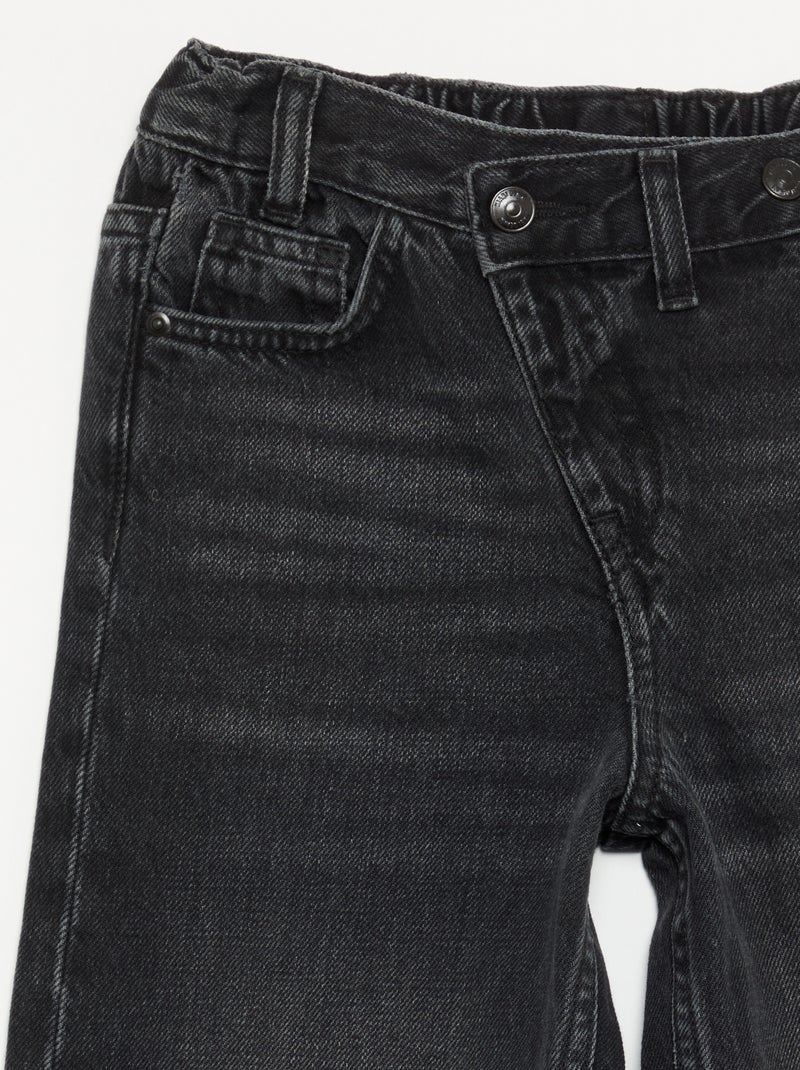 Pantalon en denim avec patte de boutonnage décalée Noir - Kiabi