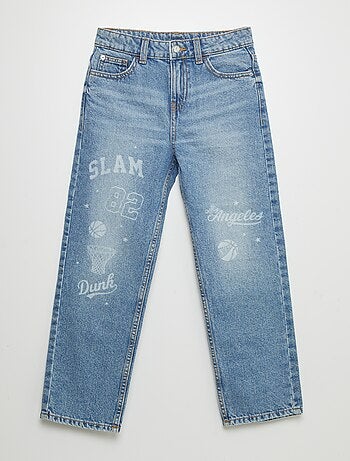 Pantalon en jean avec inscriptions 'Basketball'