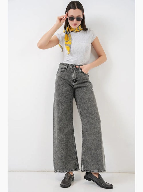 Pantalon en jean palazzo taille haute à jambe large bdart - Kiabi Pantalon en jean palazzo taille haute à jambe large bdart - Kiabi