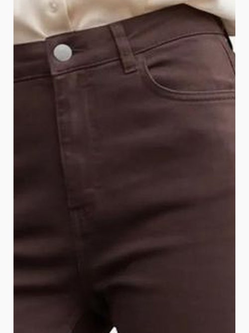 Pantalon en jean taille haute à jambes évasées avec poches my fashion - Kiabi Pantalon en jean taille haute à jambes évasées avec poches my fashion - Kiabi