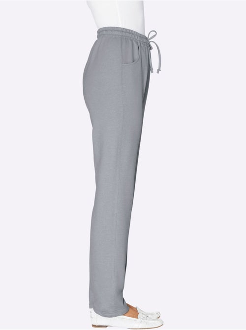Pantalon en jersey avec ceinture élastique et deux poches - Taille courte - Moda Vilona - Kiabi Pantalon en jersey avec ceinture élastique et deux poches - Taille courte - Moda Vilona - Kiabi