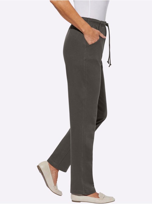 Pantalon en jersey avec ceinture élastique et poches devant - Taille courte - Moda Vilona - Kiabi