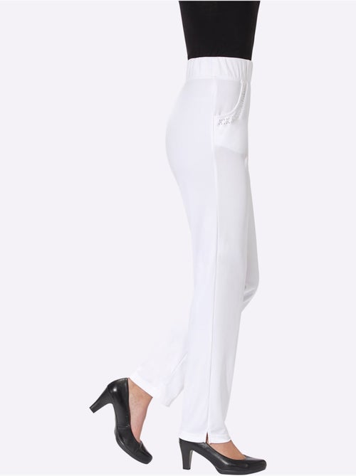 Pantalon en jersey avec poches décorées et ceinture élastique - Taille courte - Moda Vilona - Kiabi Pantalon en jersey avec poches décorées et ceinture élastique - Taille courte - Moda Vilona - Kiabi