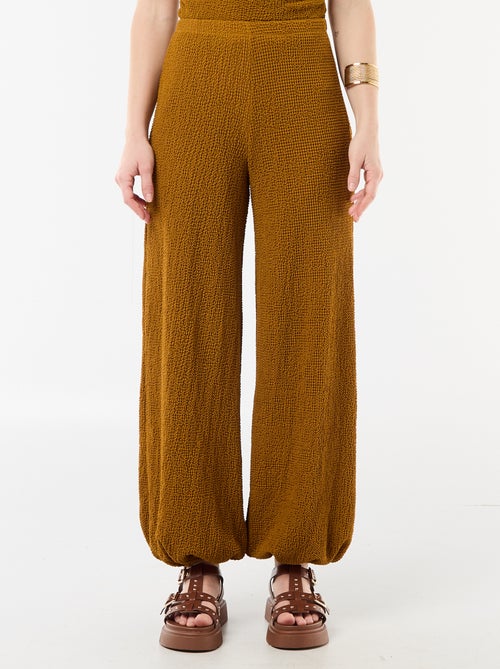Pantalon en maille crinkle forme balloon femme - Kiabi Pantalon en maille crinkle forme balloon femme - Kiabi