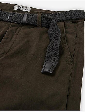 Pantalon en sergé à coupe classique avec ceinture
