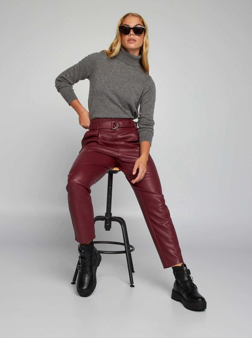 Pantalon en simili avec ceinture - Kiabi