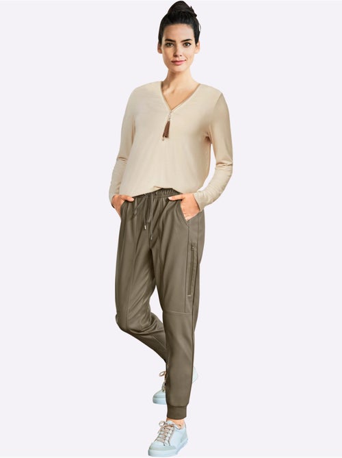 Pantalon En Synthétique - Taille Courte - Helline - Kiabi Pantalon En Synthétique - Taille Courte - Helline - Kiabi