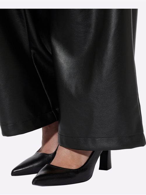 Pantalon en synthétique imitation cuir souple - taille standard - helline - Kiabi Pantalon en synthétique imitation cuir souple - taille standard - helline - Kiabi
