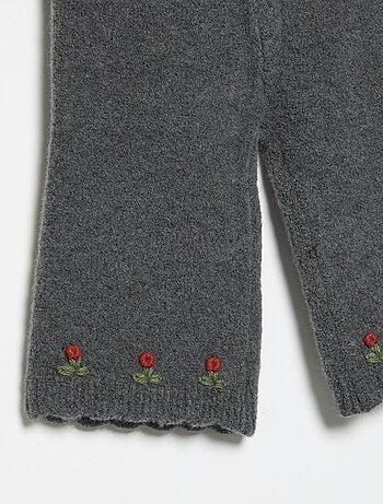 Pantalon en tricot avec broderies