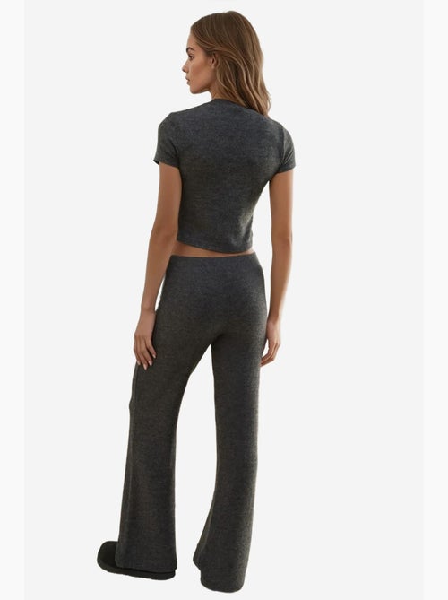 Pantalon en tricot doux et texturé à taille élastique hiccup - Kiabi Pantalon en tricot doux et texturé à taille élastique hiccup - Kiabi