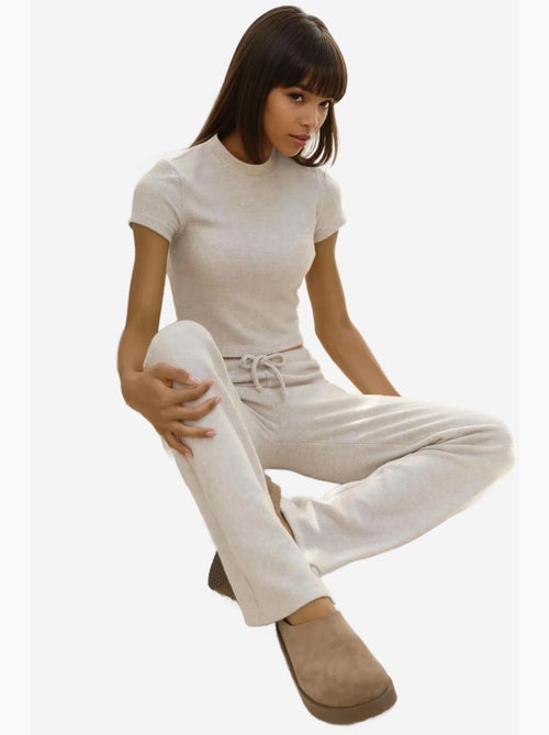 Pantalon en tricot doux et texturé avec cordons hiccup - Kiabi Pantalon en tricot doux et texturé avec cordons hiccup - Kiabi