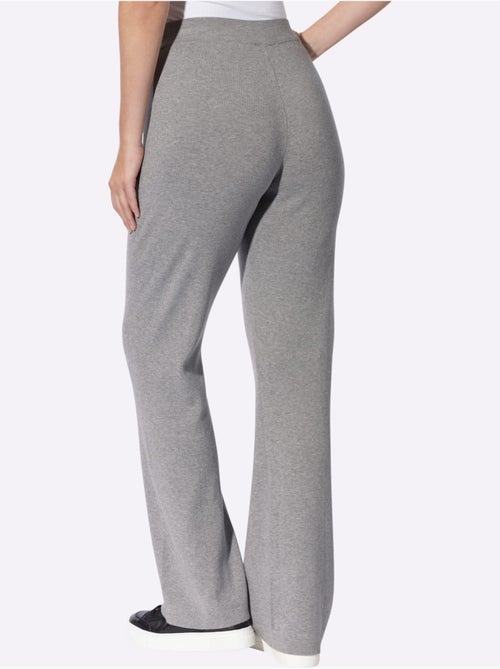 Pantalon en tricot nervures affinantes - taille standard - helline - Kiabi Pantalon en tricot nervures affinantes - taille standard - helline - Kiabi