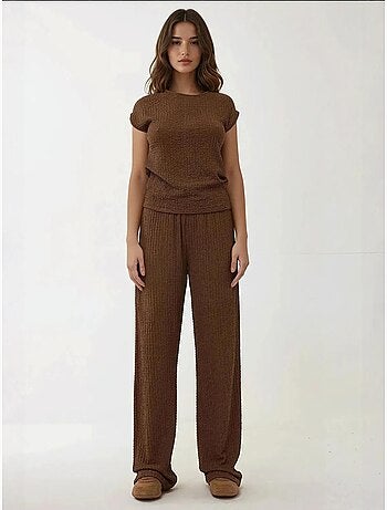 Pantalon en tricot texturé à jambe large et coupe décontractée