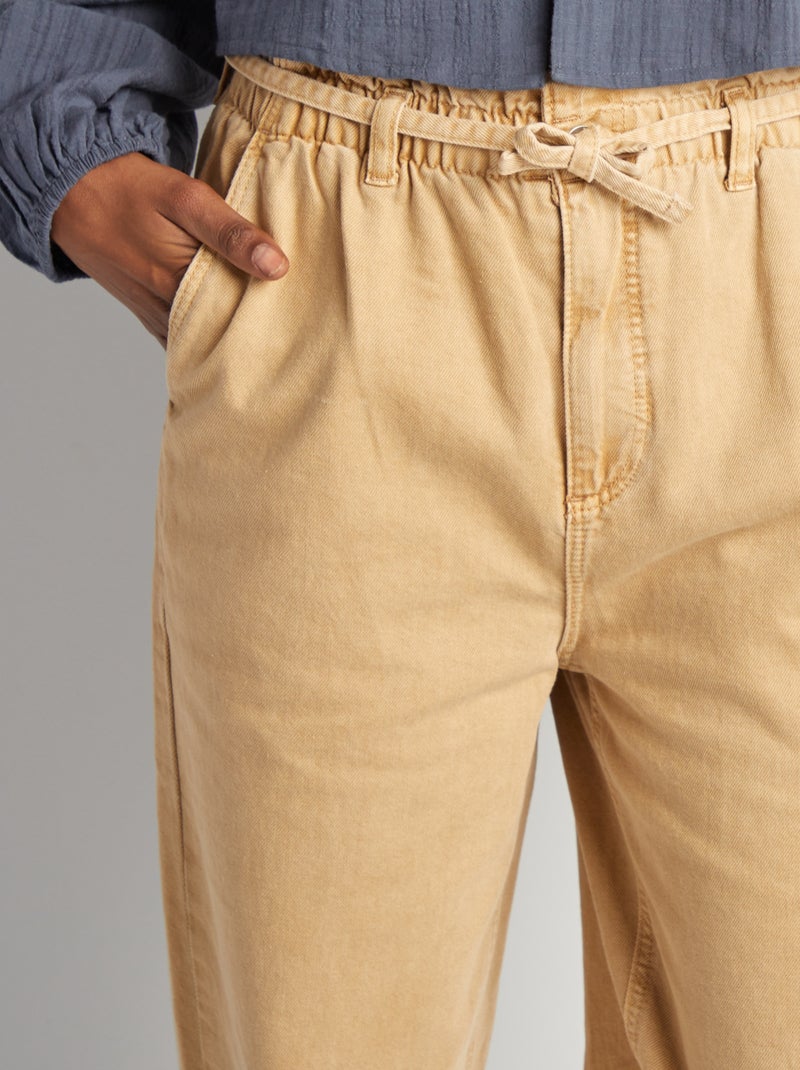 Pantalon en twill avec fine ceinture à nouer beige - Kiabi