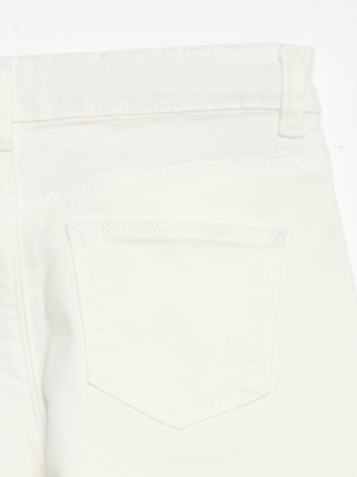 Pantalon en twill avec ouverture pressionnée - Coupe + confortable - Kiabi