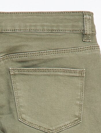Pantalon en twill avec ouverture pressionnée - Coupe + confortable