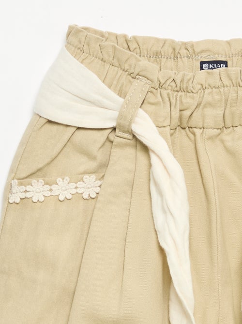 Pantalon en twill + ceinture à nouer - Kiabi Pantalon en twill + ceinture à nouer - Kiabi