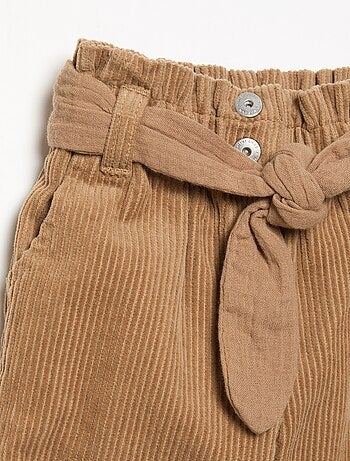 Pantalon en velours côtelé avec ceinture incluse