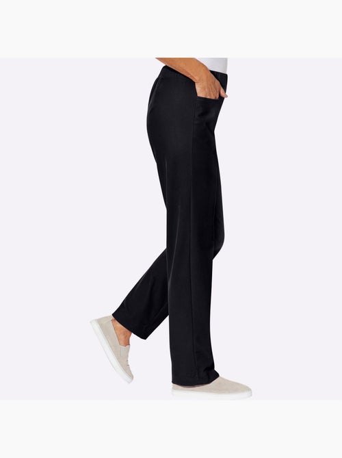 Pantalon En Velours Qualité Velours Douce - Taille Standard - Moda Vilona - Kiabi Pantalon En Velours Qualité Velours Douce - Taille Standard - Moda Vilona - Kiabi