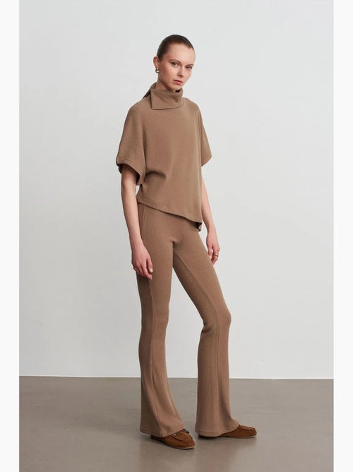 Pantalon évasé en maille, taille haute dilvin - Kiabi Pantalon évasé en maille, taille haute dilvin - Kiabi