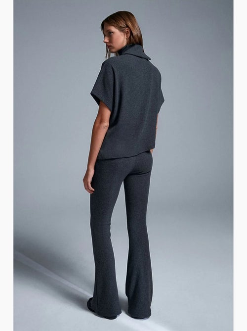 Pantalon évasé en maille, taille haute dilvin - Kiabi Pantalon évasé en maille, taille haute dilvin - Kiabi