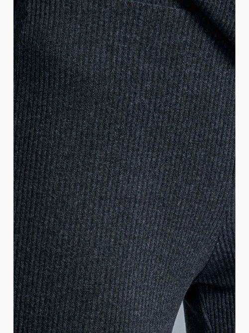 Pantalon évasé en maille, taille haute dilvin - Kiabi Pantalon évasé en maille, taille haute dilvin - Kiabi