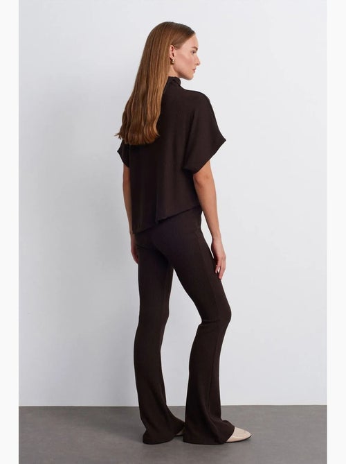 Pantalon évasé en maille, taille haute dilvin - Kiabi Pantalon évasé en maille, taille haute dilvin - Kiabi